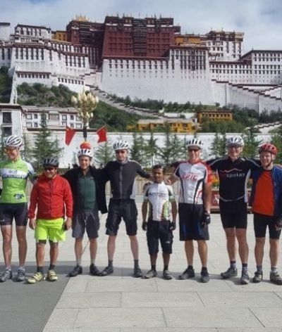 Martin Ingham Cycling on the  tour with redspokes